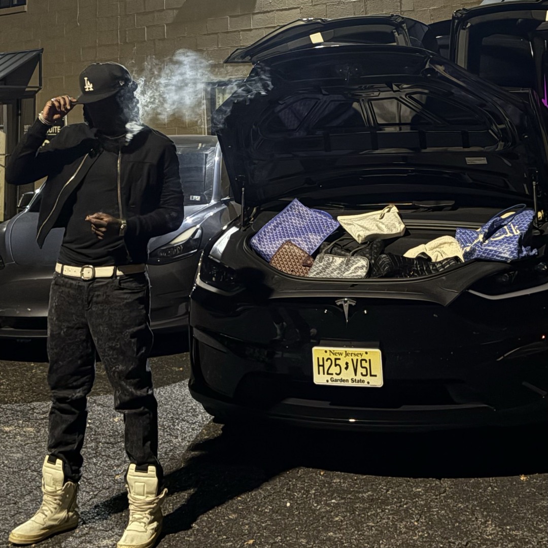 Stream iyrus - hollow [prod. ivvys x sxprano x synthetic x bass] by ...