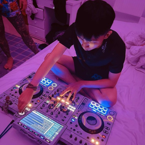 BÁNH MÌ PATÊ - NST VIETMIX 2K25 - Lưu Bị