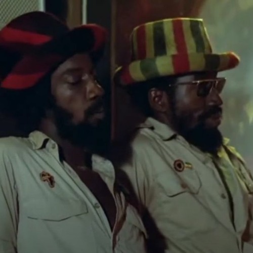 Roundtree Get On Up (Davo Unofficial Remix)