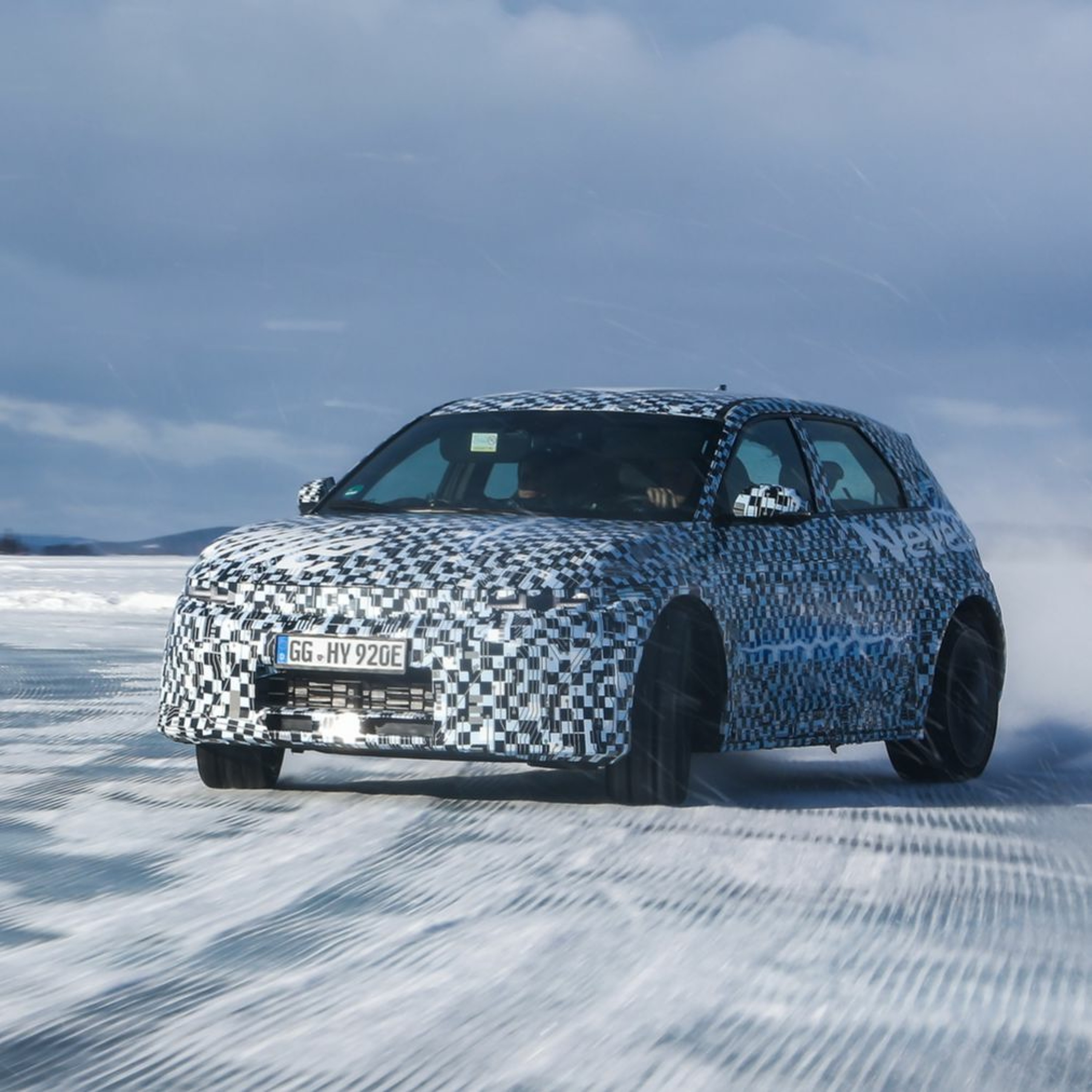 Overdrive: Pole-to-pole EV trip; Kia Seltos; Mobility and the Future of City-Building thumbnail