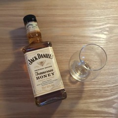 [Ventisized Glass Cabinet #4 - Jack Daniel's Tennessee Honey Whiskey]