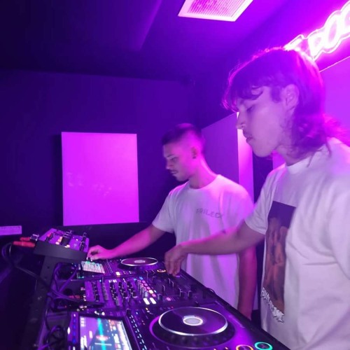 Lzy Pig B2B Frileck