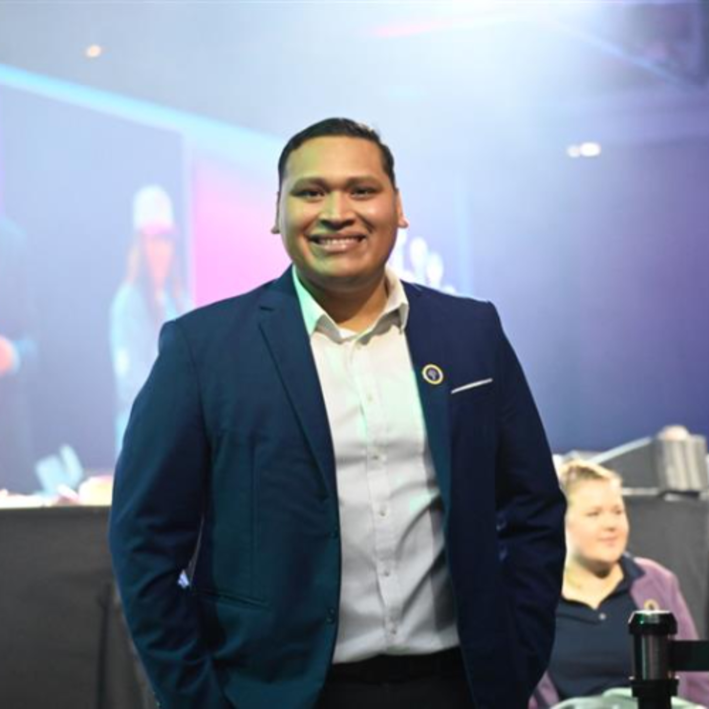 BYU-Idaho alumnus works as global emcee for RootsTech 2026