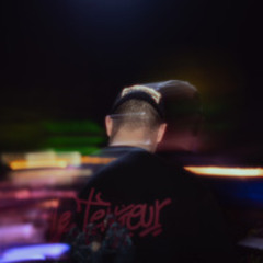PARACHUTE (LIVE TECHNO BOOTLEG)