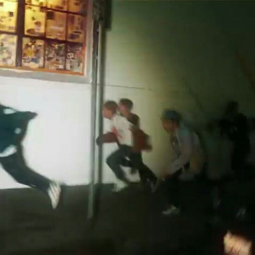 우리가 세상에게 처리당했음을 증거물로 남기기 위해