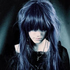 Emo bitch med håret afbleget ◉‿◉