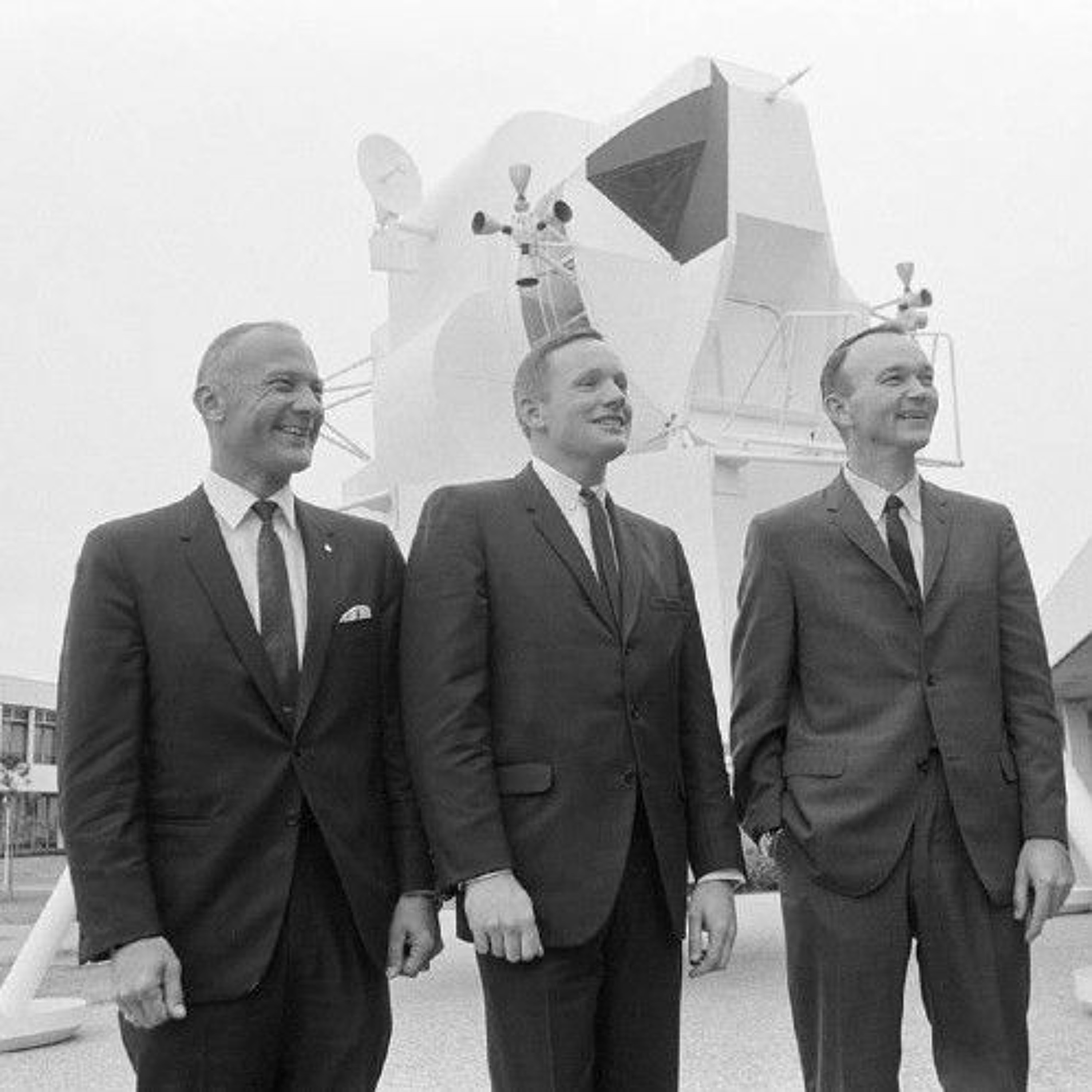 Chronique lunaire n°4 Qui sera le premier sur la Lune ?