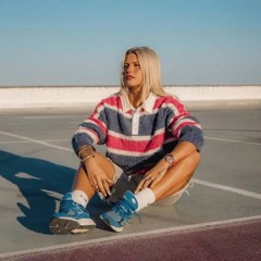 James Outlaw x Skye Newman - Family Matters (REMIX).mp3