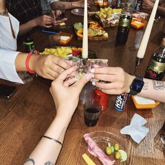 بيا وسط قرش بده
