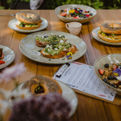 Top Seasonal Dishes Commonly Found in Farm to Table Menus