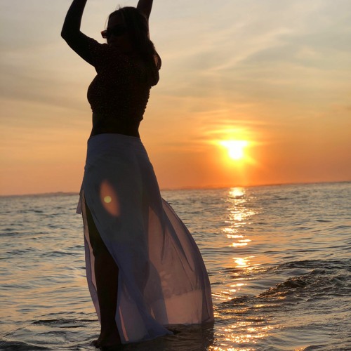 stream-classic-disco-hits-70s-80s-sep2022-by-evie-marheni-dj-evie