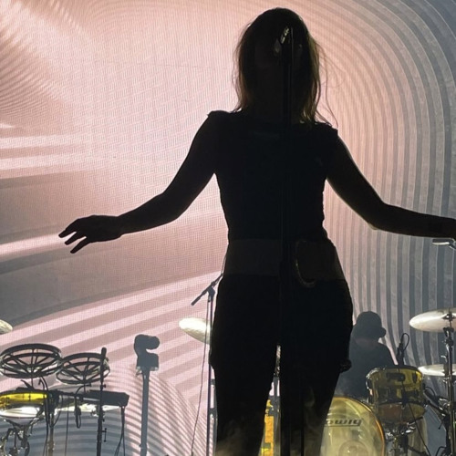 Crave by Paramore (LIVE) from AO Arena in Manchester