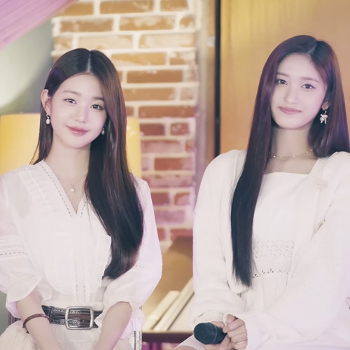 Stream Wonyoung & Leeseo (IVE) Strawberry Moon by Lavieblu Listen