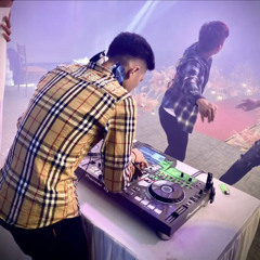 NST 2023 DJ TÙNG TEENG Cậu Bé Bán Đá Bao Căng Đét