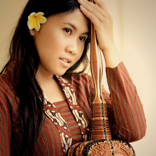 Peni Candra Rini - Maduswara