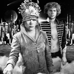 Empire Of The Sun x Deorro x Chris Brown “Walking On A Dream” (Mr_Rali Edit)