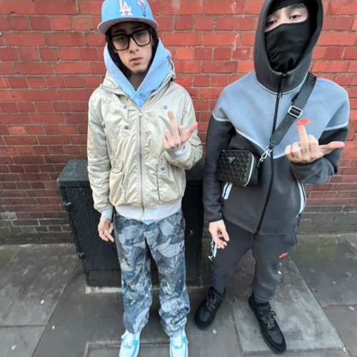 Air BnB WEEZE X FR3D