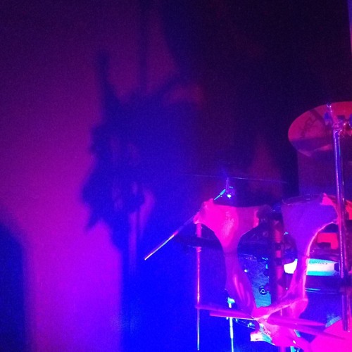 ZHU ~ Hometown Girl (scending Remix)