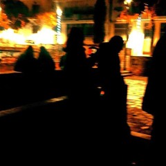 ΜΟΥ ΚΑΝΕΙ ΚΑΠΟΙΕΣ ΦΟΡΕΣ ΝΑ ΖΩ ΣΤΟ ΧΑΛΙ