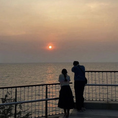 عطني أحزانك وخذ مني هناي