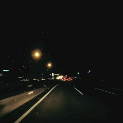 korkarım yaklaşmaya çalıştıkça mesafeler uzar diye