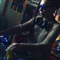 MISS DARK - Old Techno 128BPM