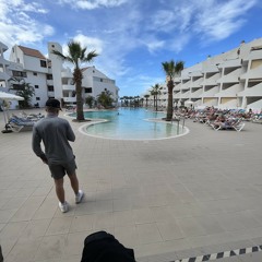 Hideout☀️🕺