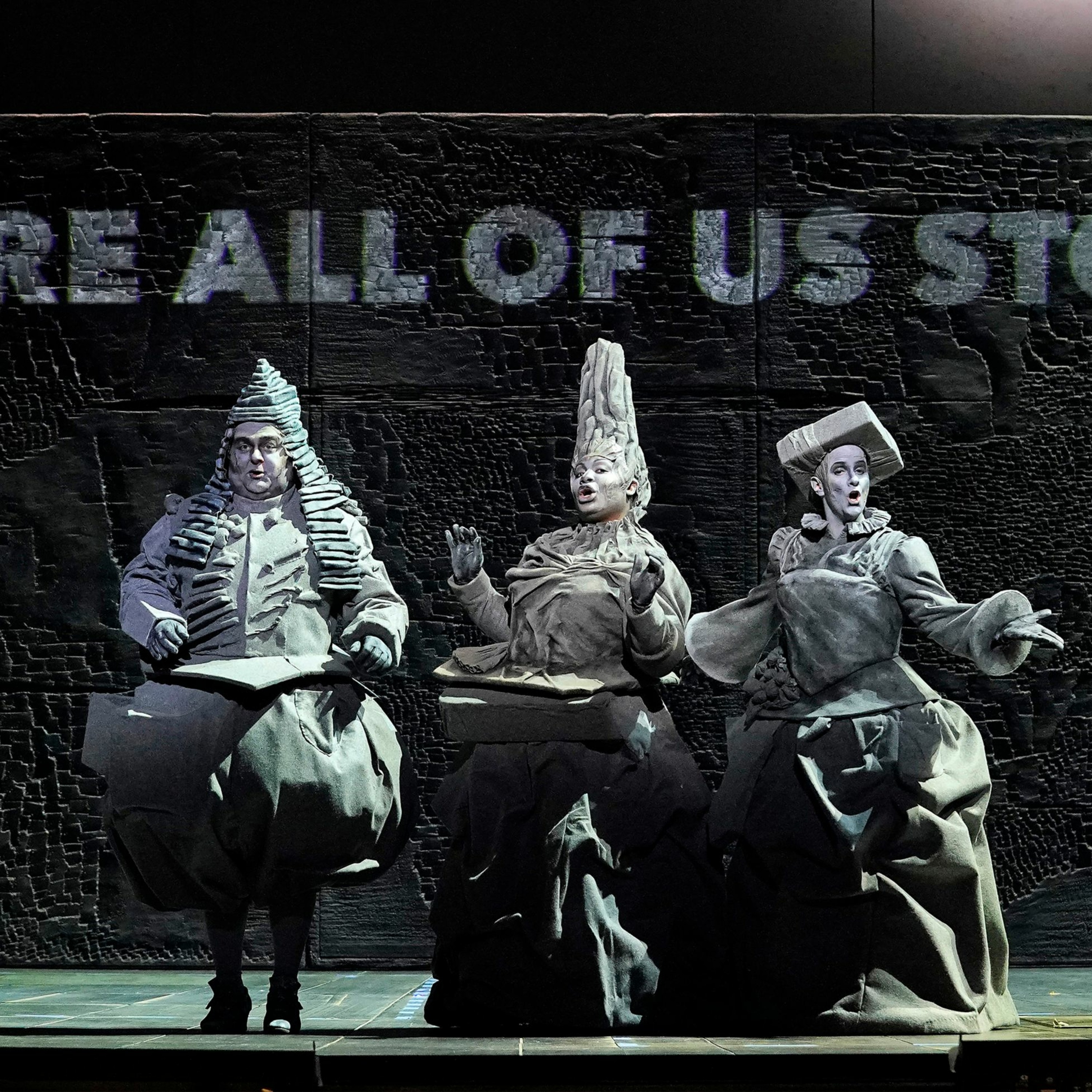 LA Opera Podcasts: Behind the Curtain