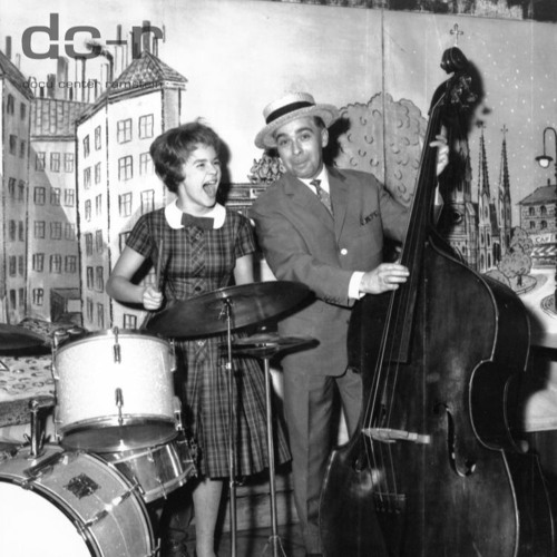 Stream Folge 04 From Landstuhl Lovelies to Lederhosen by Docu Center