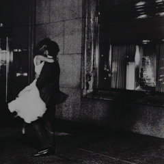 ما أروع أن يجرفني معكِ التيار.