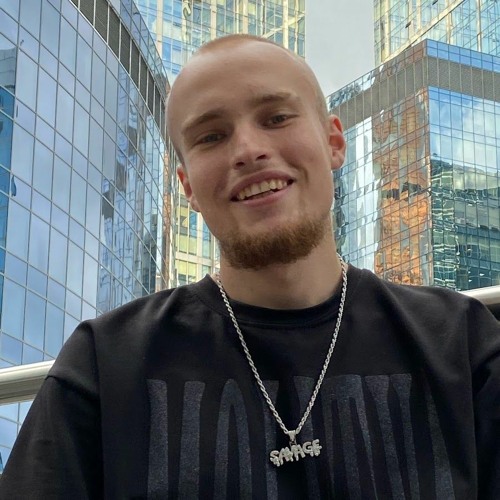 По полям синий трактор