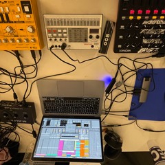 Live Hybrid Extract Td3, Volca Sample, Akai Midimix Prova 1