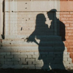 ‎في حضنك وانت ويايا