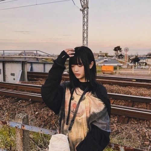 HANNI (뉴진스 - 하니) - Once in a moon