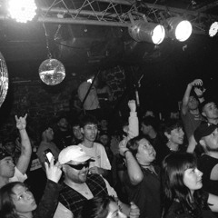 “AAAY MAMAAAAAAA” (sensitive content)