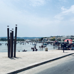 CHILL MIX SUMMER HOUSE