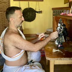 Syamasundara Dasa Mangala Arati Madhuvana 12.23.23