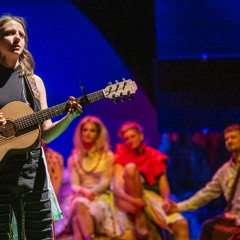Podcast - QUEERINTHIA - Noam Brusilovsky - Lotta Beckers - Stadttheater Klagenfurt - SLOWENISCH