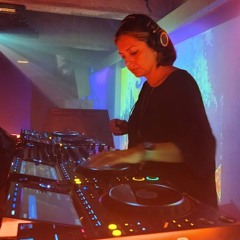 Amber H @ MDLR live opening set for Mira & Chris Schwarzwalder 9 Dec  '23