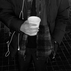 gülmeyen gözler ıslaktı