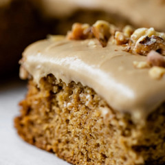 The History of Applesauce Spice Cake: A Classic Dessert with a Twist