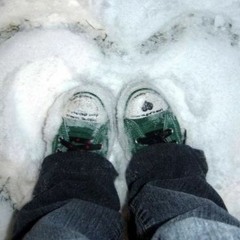 gl0omy - she’s my happy pill (NOW ON SPOTIFY)