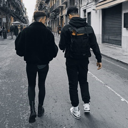 Blauer Salon #2 - Cindy G B2B Andiouro