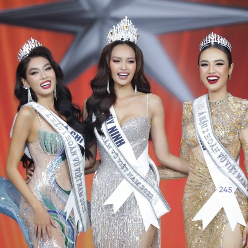 THANH XUAN - MISS UNIVERSE VIETNAM 2022 EVENING GOWN COMPETITION cre: ytb MissUniverseSoundtrack