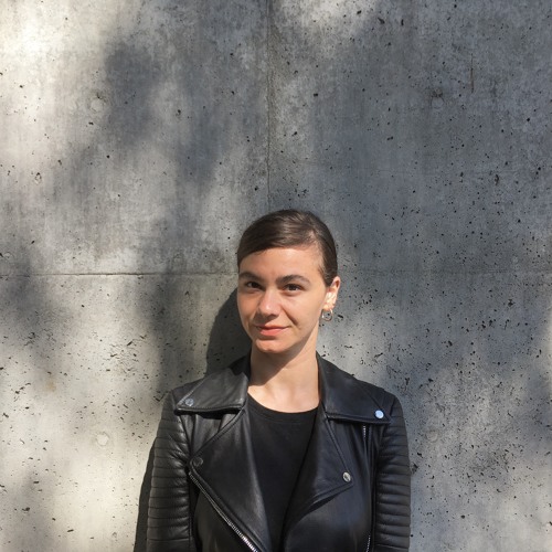 Orada Açan (There Blooms)