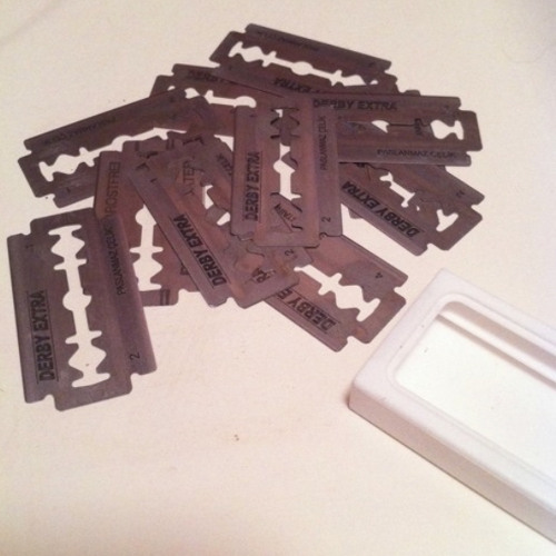 RAZORBLADE! (@COLDYSOUND)