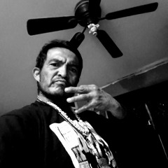 Trying to be smooth.. Antonio Carroll Navajo Artis.m4a