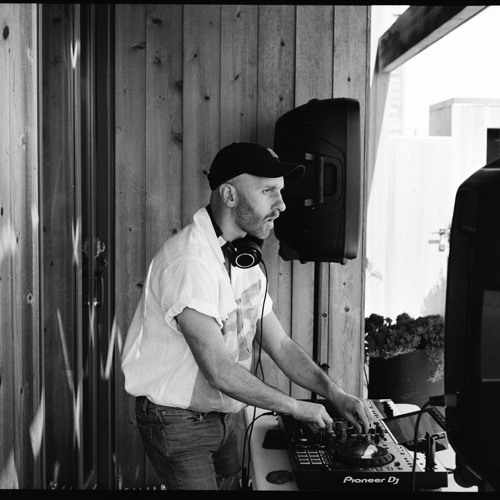Todd Snyder X Navot Miller Benefit Pool Party