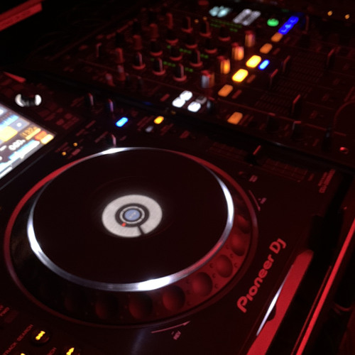 djing it up