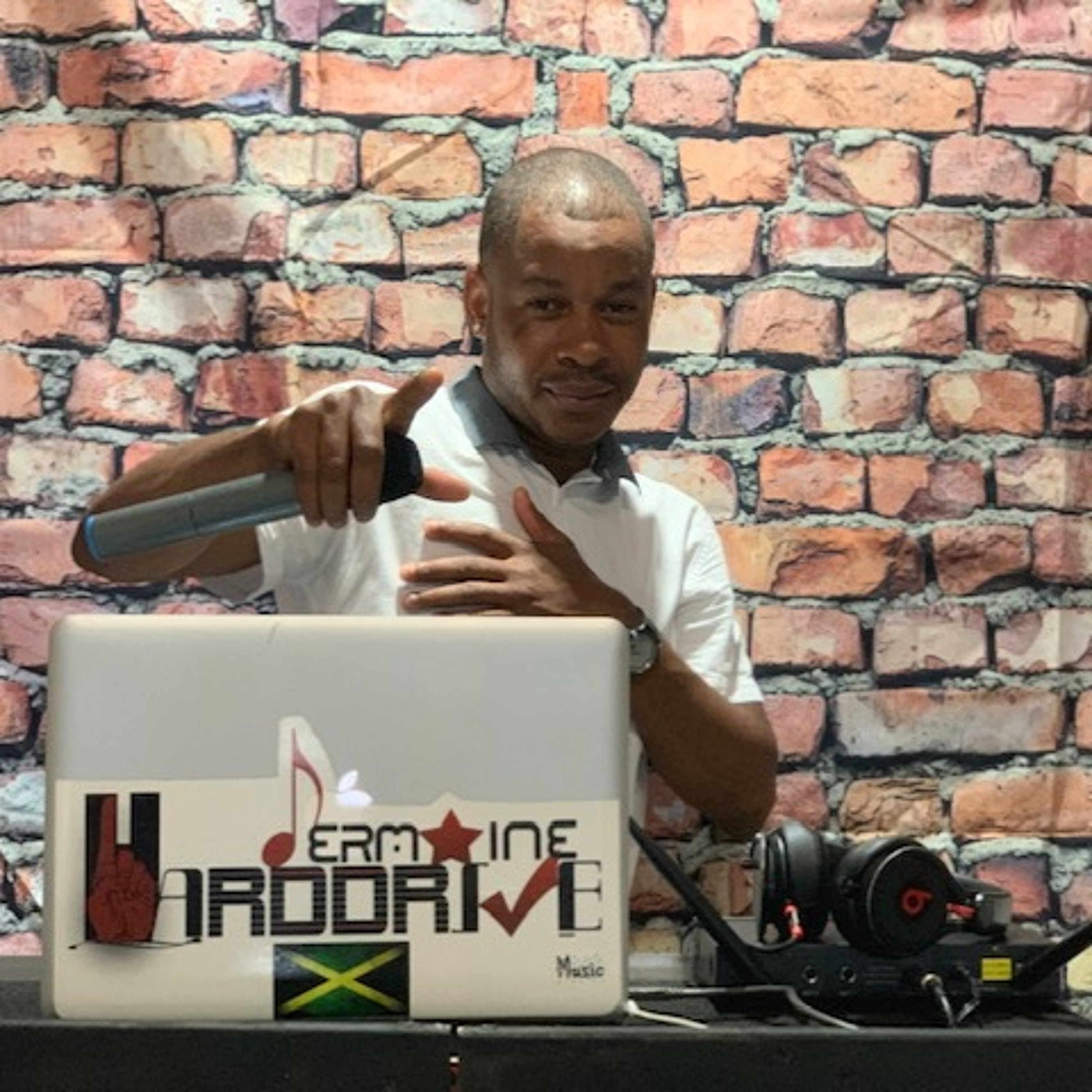 ISLAND SOUNDZ ENT